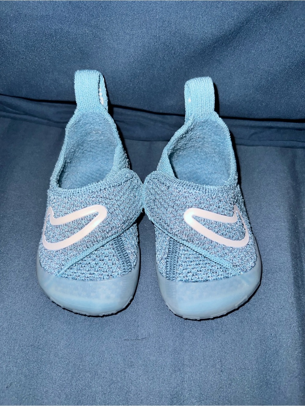 Nike Toddler Slip-On Athletic Shoes in Teal with Pale Pink Swoosh